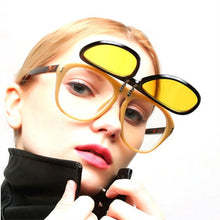 Load image into Gallery viewer, Clamshell Pilot Sunglasses