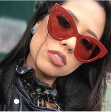 Load image into Gallery viewer, Round Cat Eye Sunglasses